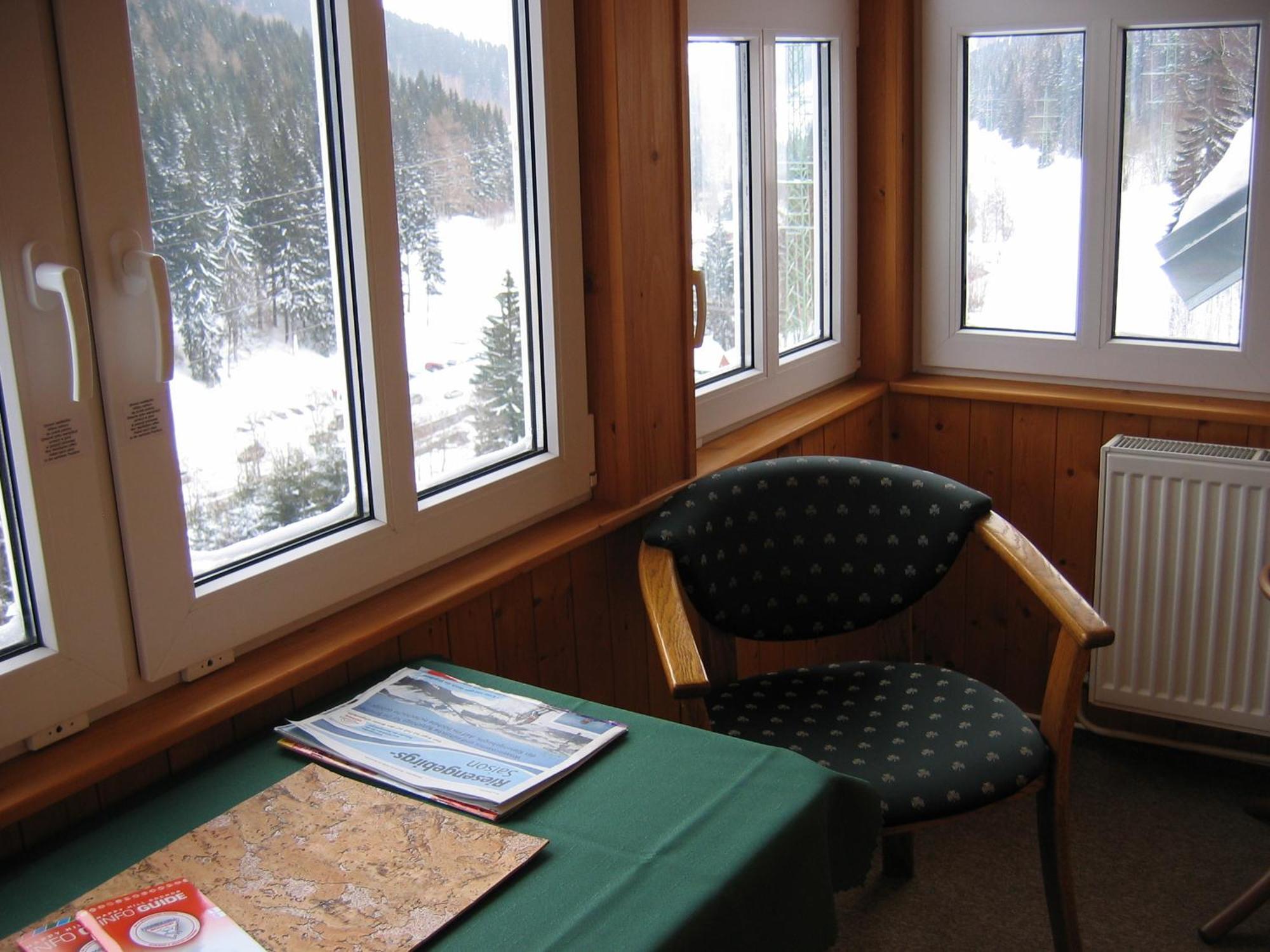 Horsky Dum Hotel Pec pod Snezkou Luaran gambar